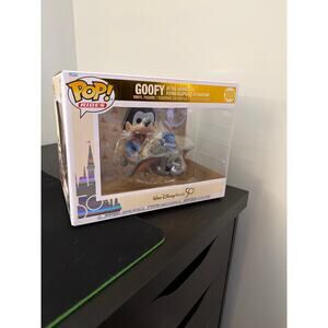 Goofy at the Dumbo the Flying Elephant Attraction #105